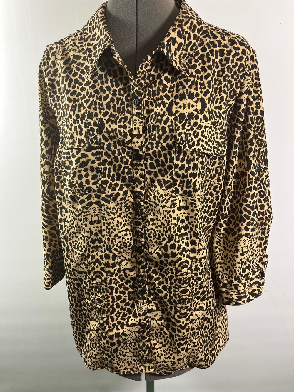 Women’ Casual Leopard Print Button-Down Blouse in Tan and Black